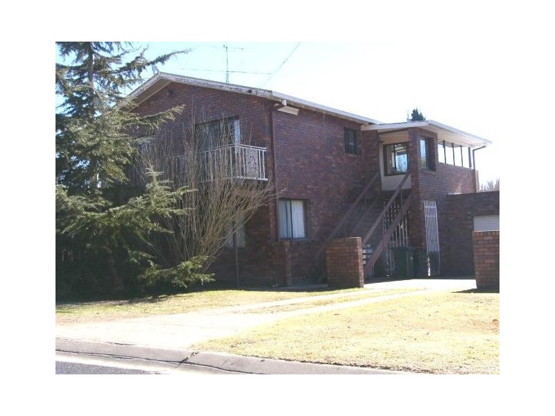 1/25 James Avenue, Armidale NSW 2350