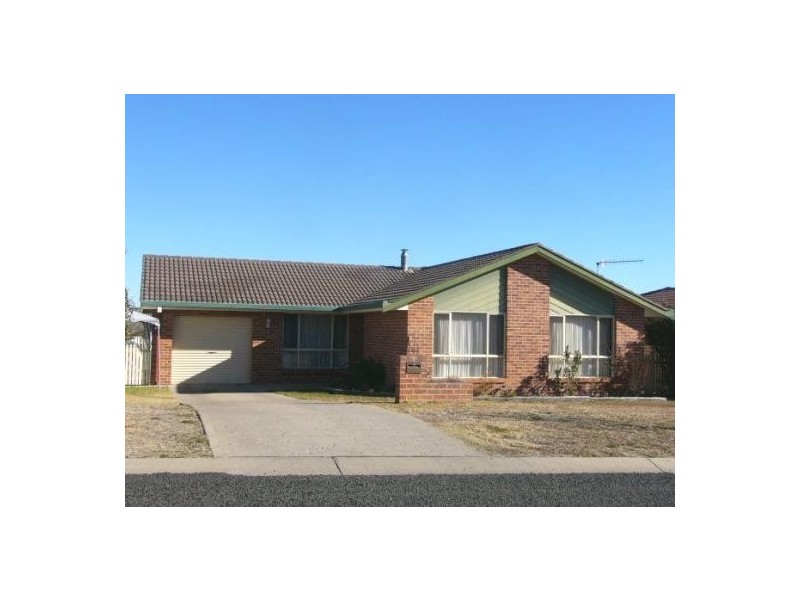 4 Newling Avenue, Armidale NSW 2350