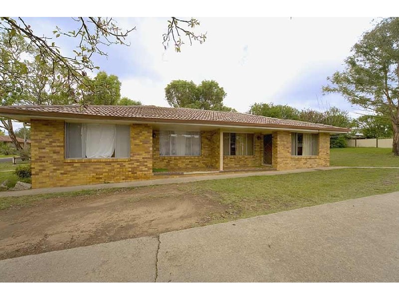 1&2/12 Kuranda Avenue, Armidale NSW 2350