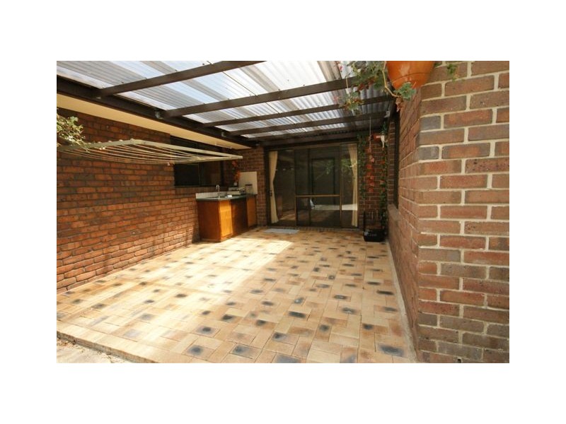 2 Peters Place, Armidale NSW 2350