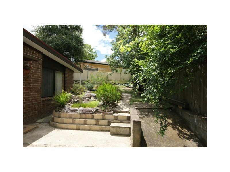 2 Peters Place, Armidale NSW 2350