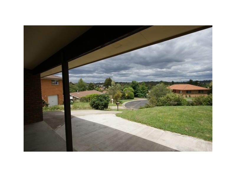 2 Peters Place, Armidale NSW 2350