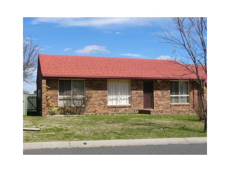 1/6 Ishbell Drive, Armidale NSW 2350