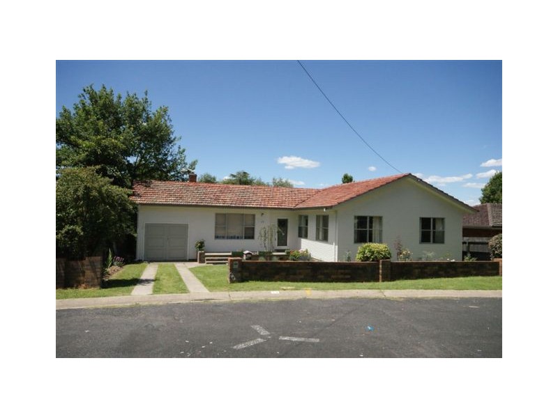 19 Drummond Avenue, Armidale NSW 2350