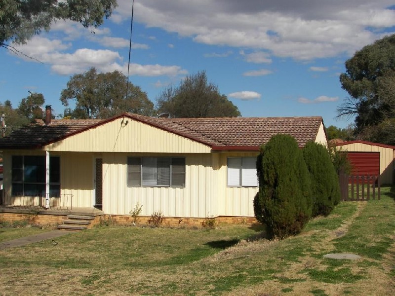 4 Simpson Avenue, Armidale NSW 2350