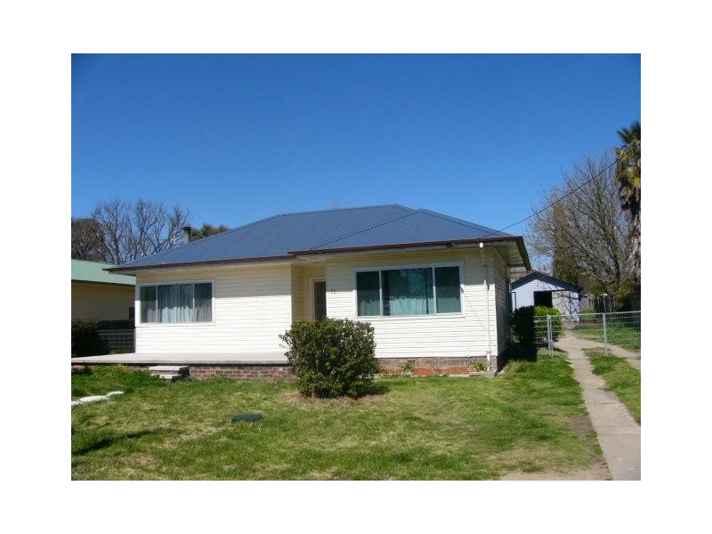 72 Mossman Street, Armidale NSW 2350