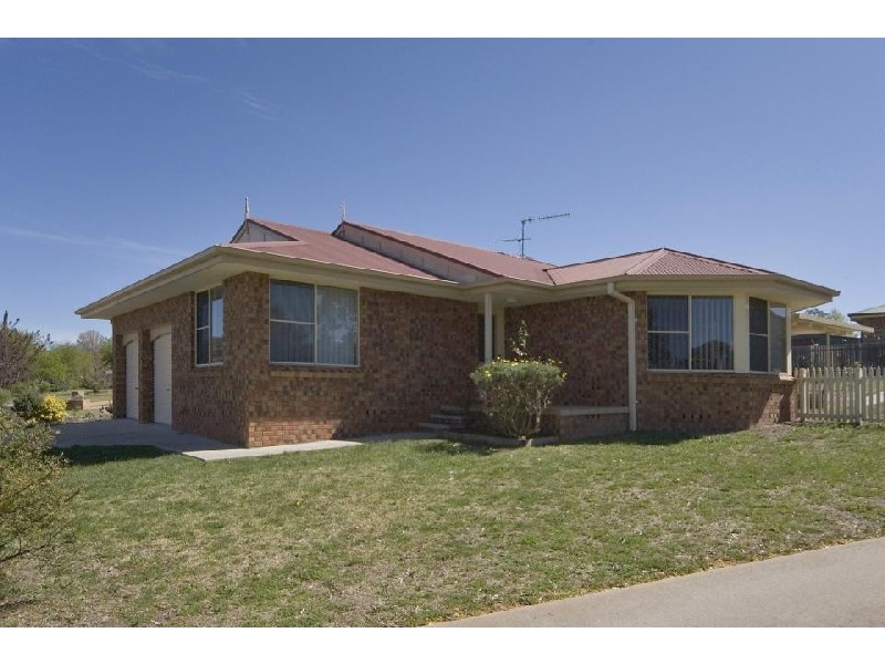 12 Erin Court, Armidale NSW 2350