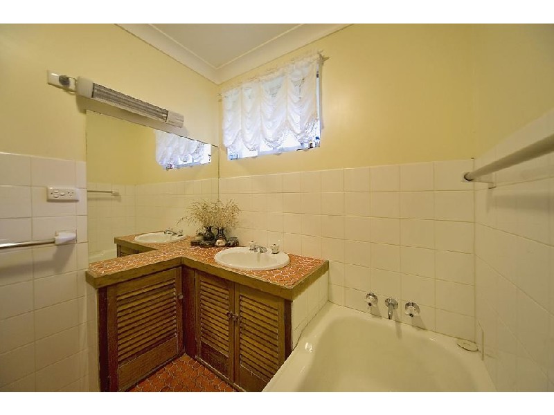 8 Kathleen Crescent, Armidale NSW 2350