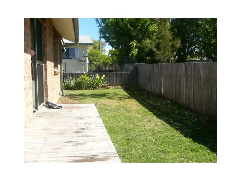 2/1 Butler Lane, Armidale NSW 2350