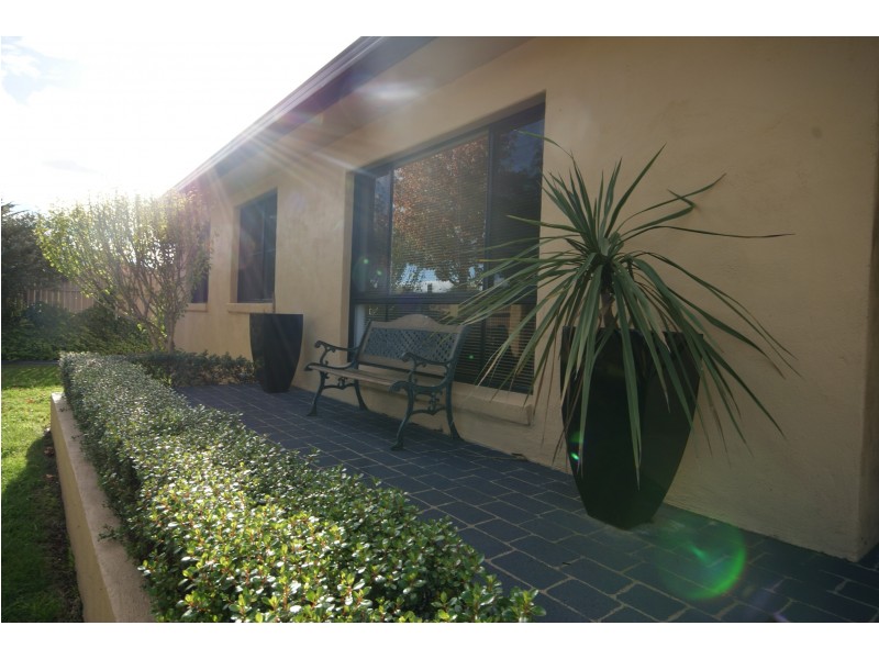 83 Queen Elizabeth Drive, Armidale NSW 2350