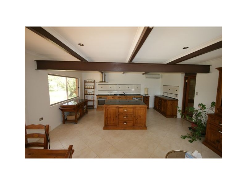 24 Invergowrie Road, Armidale NSW 2350