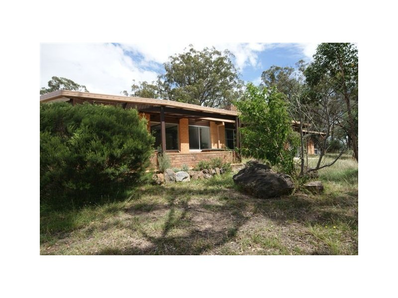 24 Invergowrie Road, Armidale NSW 2350