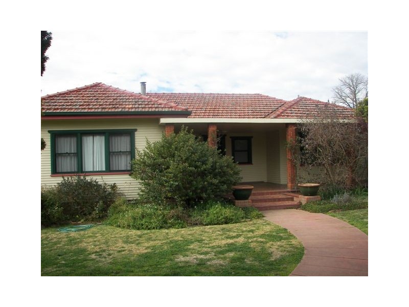 147 Marsh Street, Armidale NSW 2350