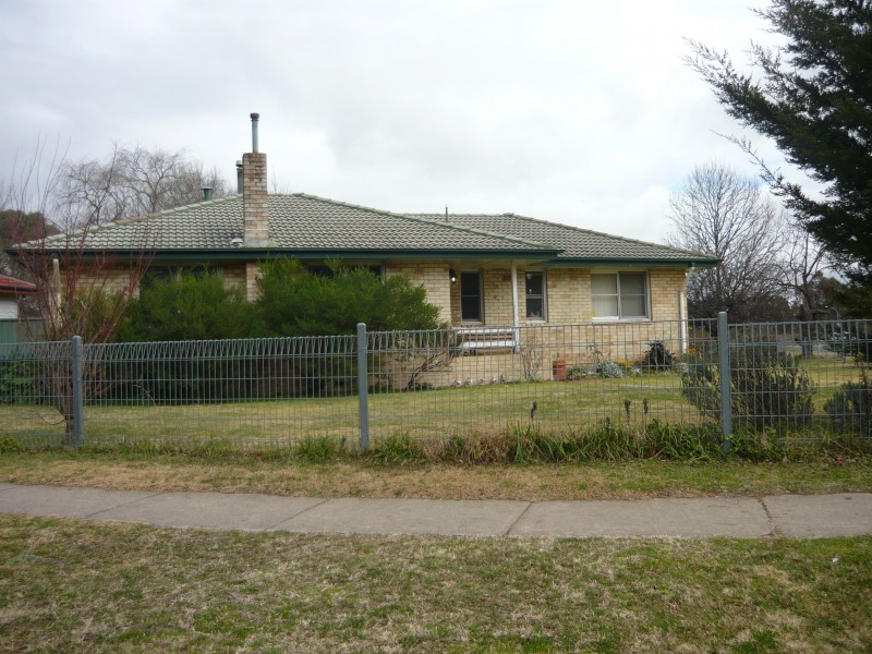 20 Claude Street, Armidale NSW 2350