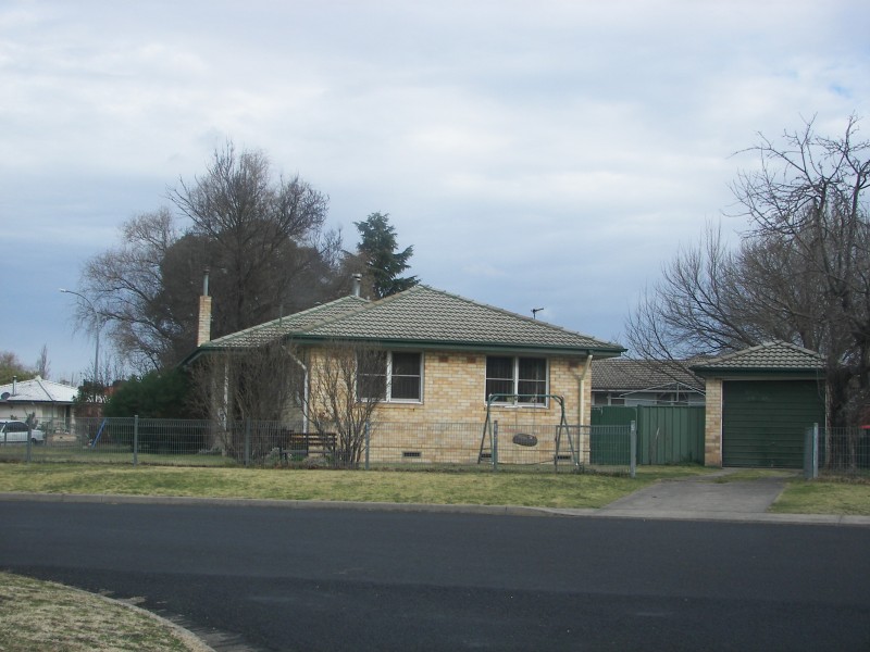 20 Claude Street, Armidale NSW 2350