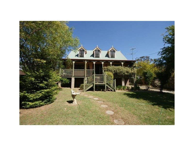 14 Mayfield Avenue, Armidale NSW 2350