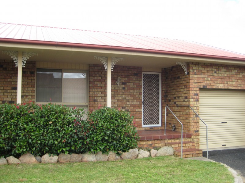 2/23 Baldblair Street, GUYRA, Guyra NSW 2365