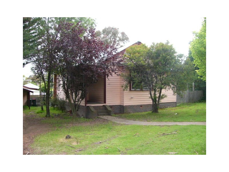 163 Mossman Street, Armidale NSW 2350
