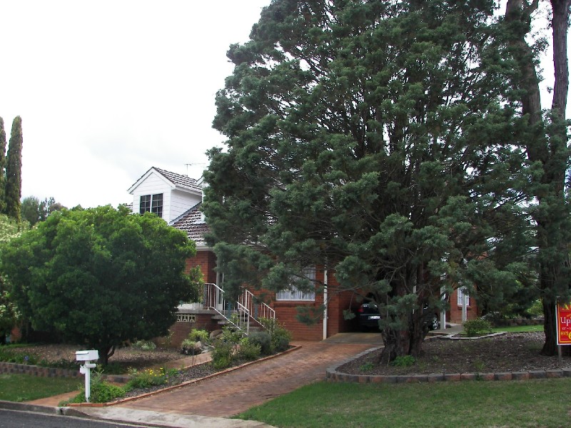 9 Thompson Street, Armidale NSW 2350