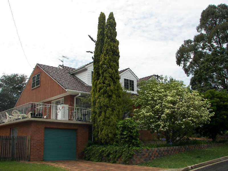 9 Thompson Street, Armidale NSW 2350