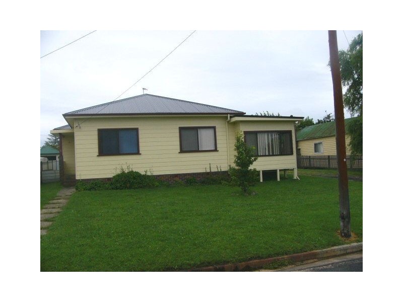 5 Bligh Avenue, URALLA, Uralla NSW 2358