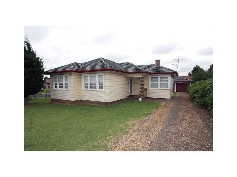 Cnr Elm Avenue & Claude Street, Armidale NSW 2350
