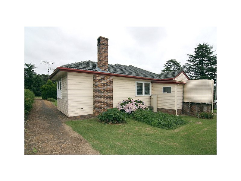 Cnr Elm Avenue & Claude Street, Armidale NSW 2350