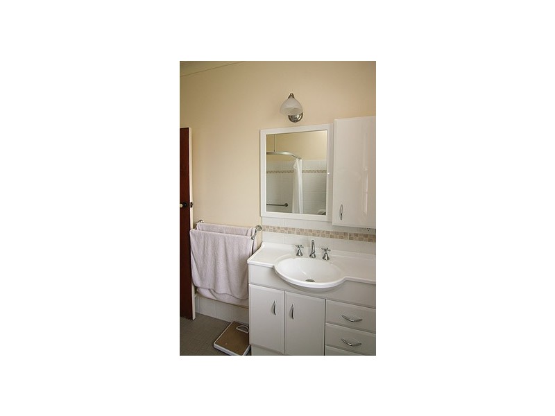 Cnr Elm Avenue & Claude Street, Armidale NSW 2350