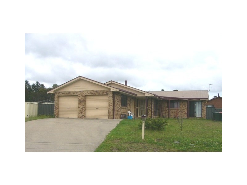 8 Pointsfield Place, Armidale NSW 2350