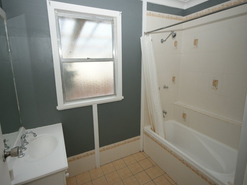 32 Enid Street, Armidale NSW 2350