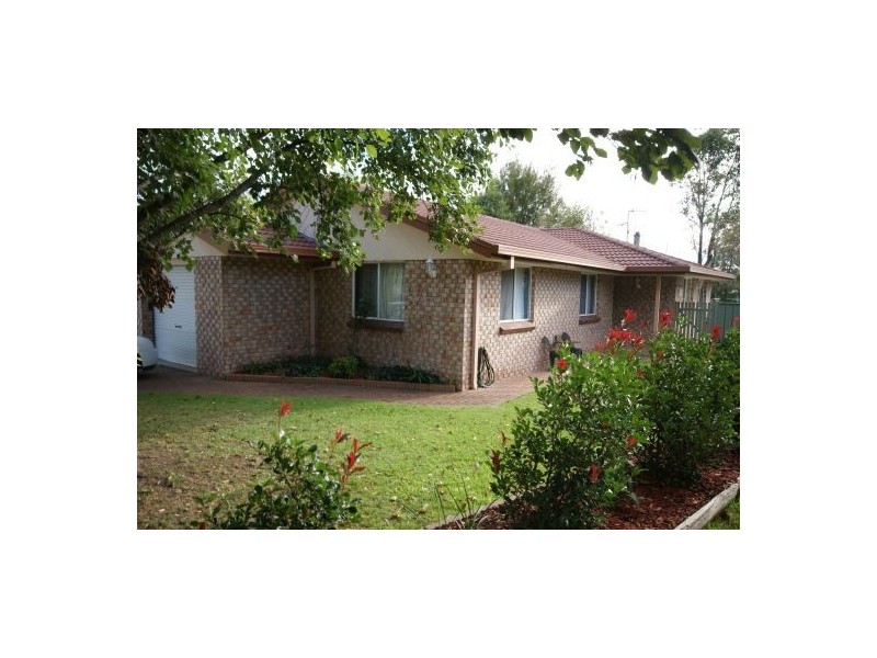 8 Eva Place, Armidale NSW 2350