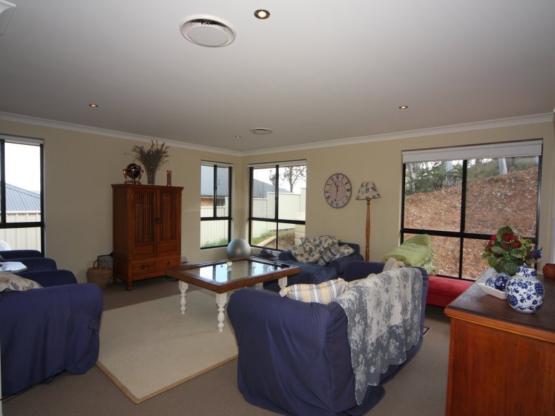 30 Golden Grove, Armidale NSW 2350