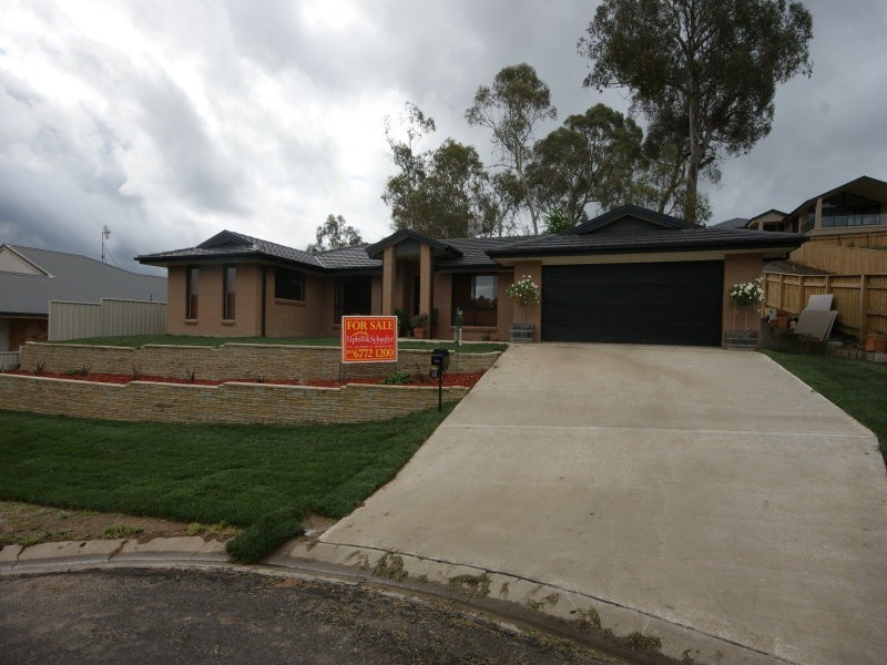 30 Golden Grove, Armidale NSW 2350