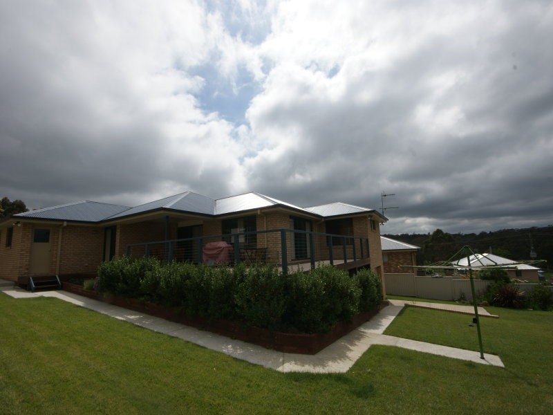 10 McCarthy Crescent, Armidale NSW 2350