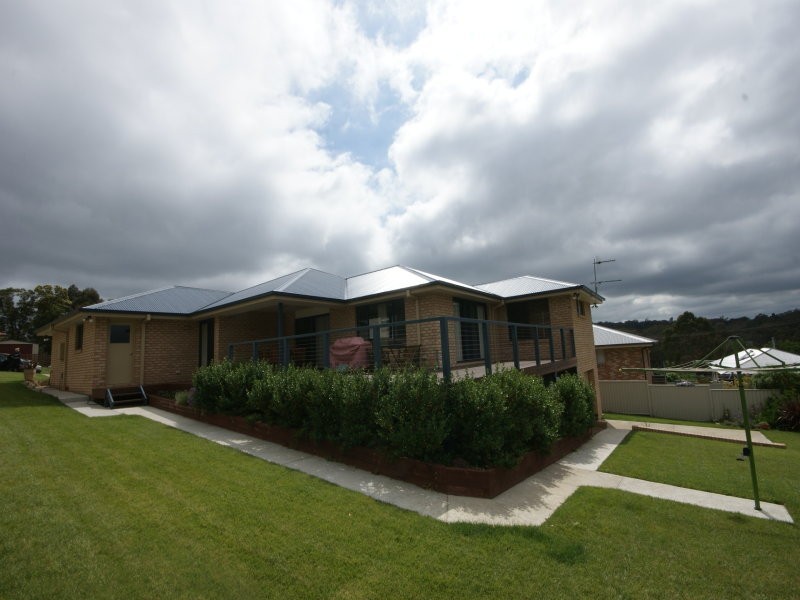 10 McCarthy Crescent, Armidale NSW 2350