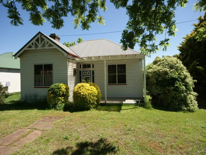 199 Mann Street, Armidale NSW 2350