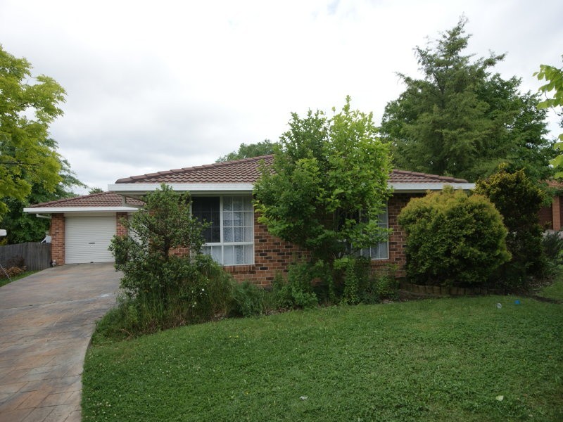 13 Northey Drive, Armidale NSW 2350