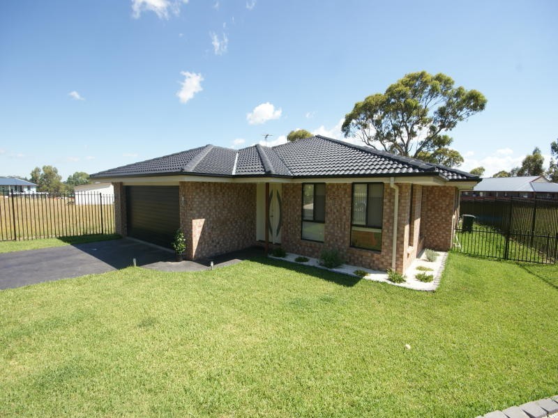 28 Dale Crescent, Armidale NSW 2350