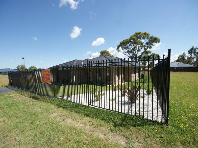 28 Dale Crescent, Armidale NSW 2350