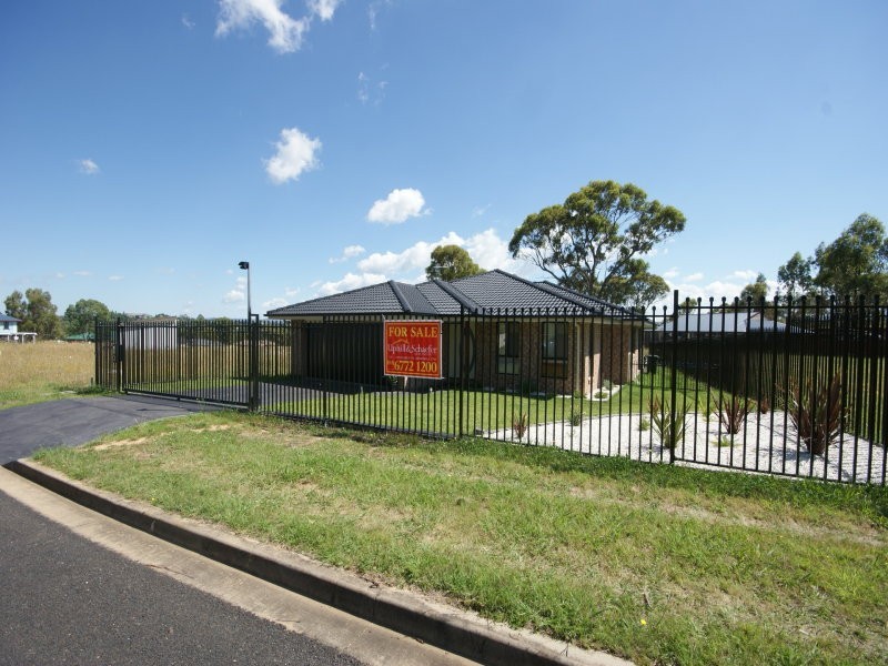 28 Dale Crescent, Armidale NSW 2350