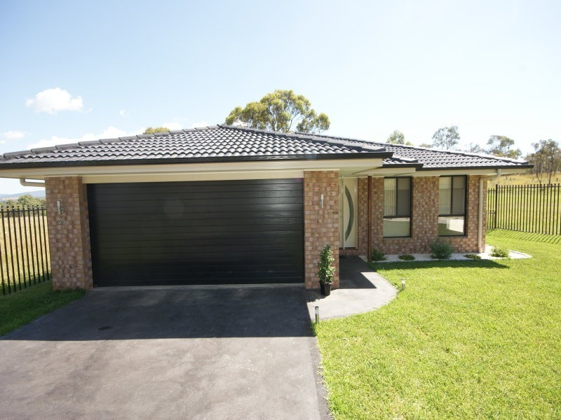 28 Dale Crescent, Armidale NSW 2350