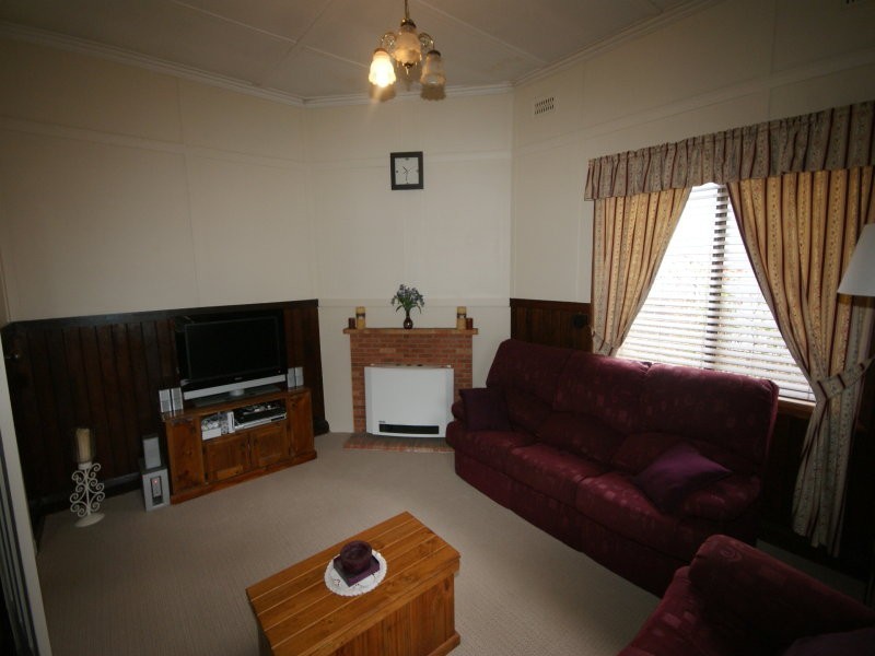 12 Marsh Street, Armidale NSW 2350