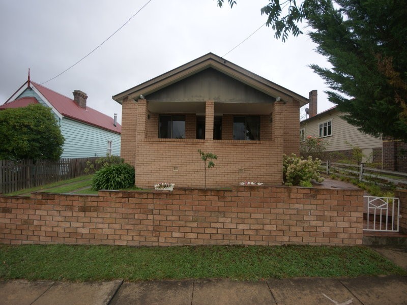 12 Marsh Street, Armidale NSW 2350