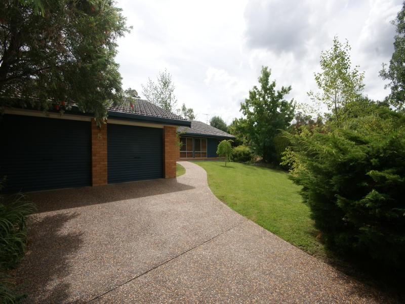 5 Kathleen Crescent, Armidale NSW 2350