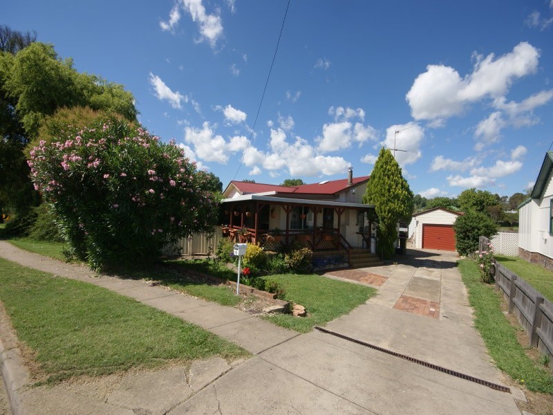 6 Barney Street, Armidale NSW 2350