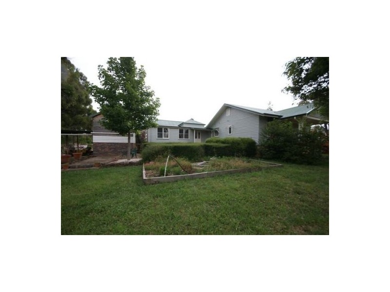 51 Budumba Road, Armidale NSW 2350