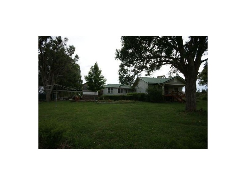 51 Budumba Road, Armidale NSW 2350