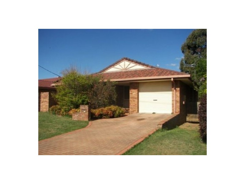 33 Martin Street, Armidale NSW 2350