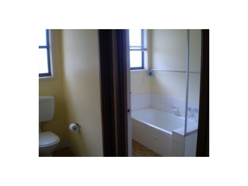 16 Bracken Street, Armidale NSW 2350