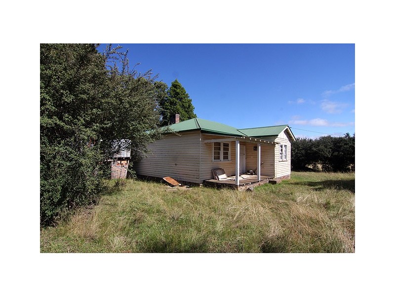 187  Clarks Road,, Armidale NSW 2350